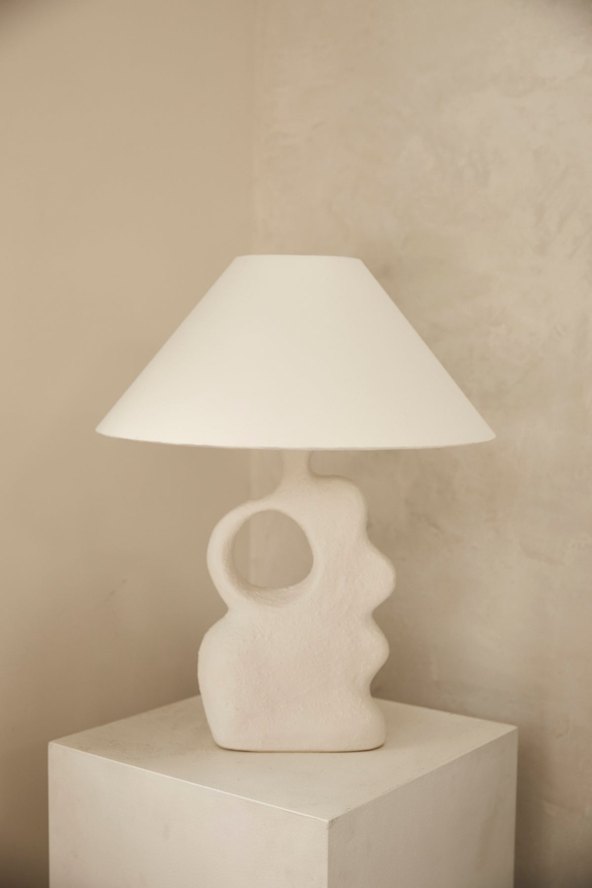 Soho Sculptural Lamp — Textural White