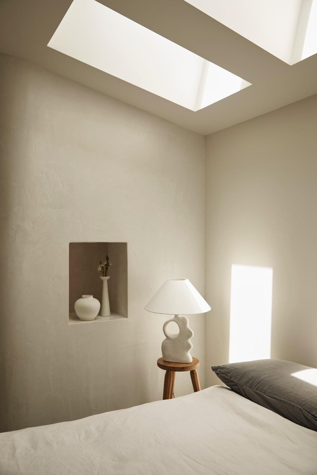 Soho Sculptural Lamp — Textural White