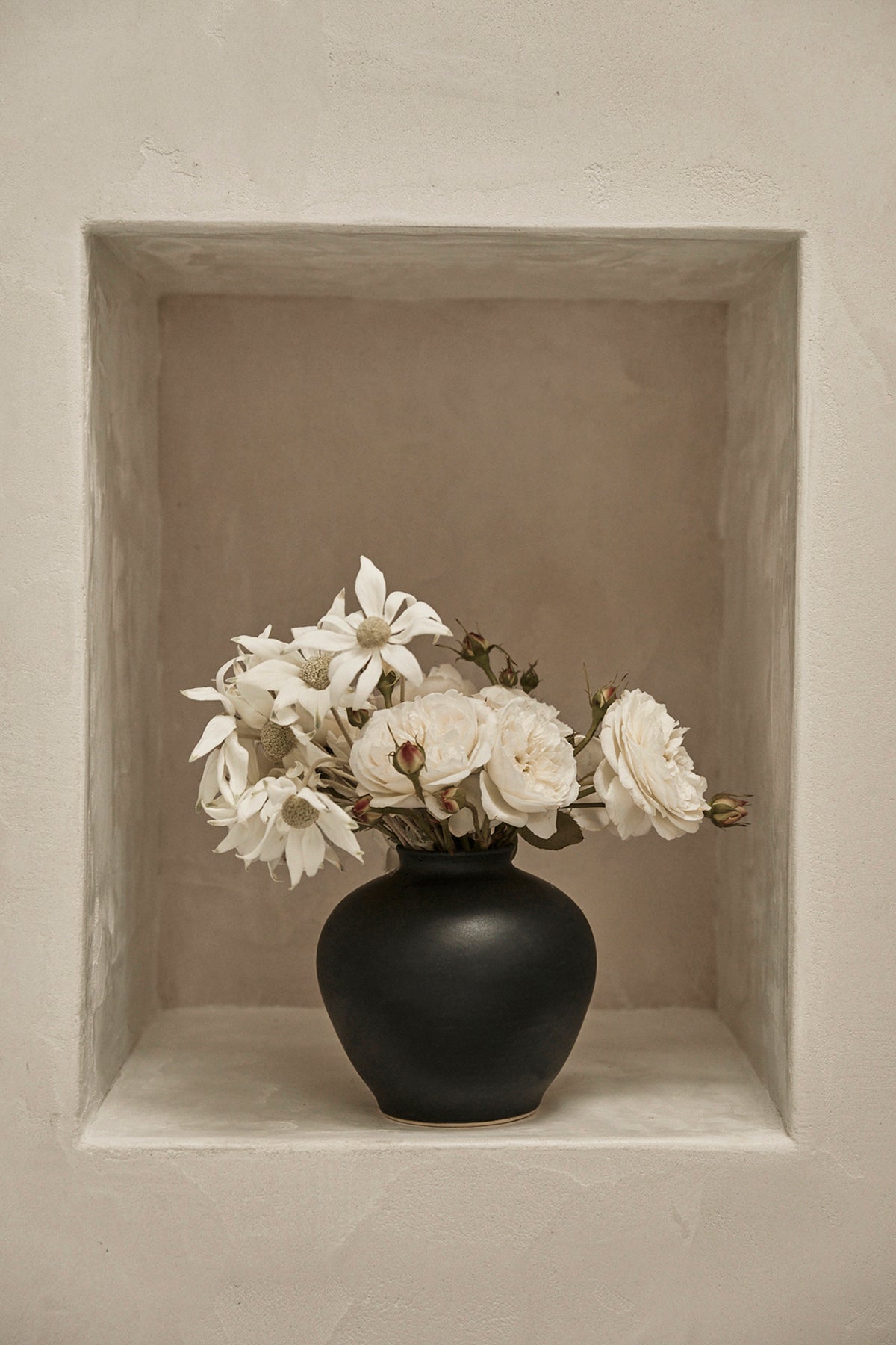 Bleecker Vase — Matte Black