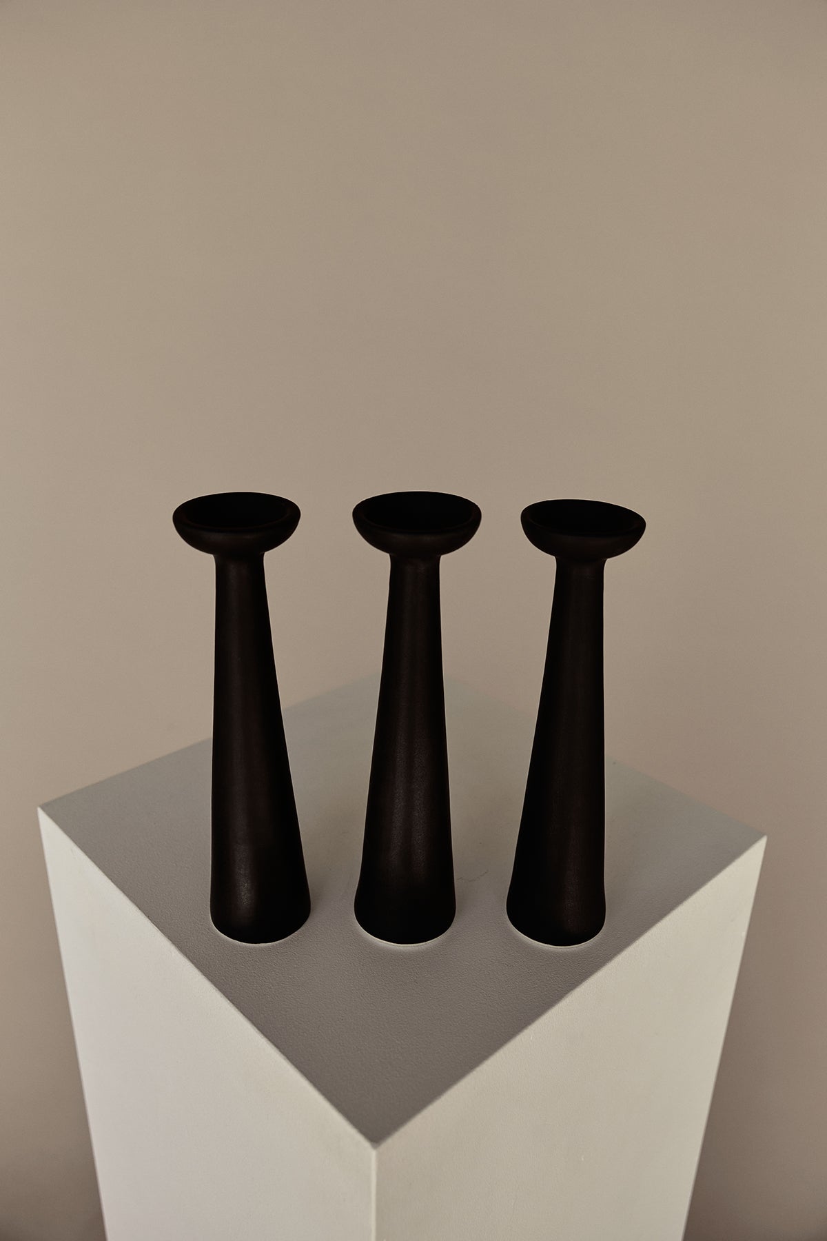 Isle Vase — Matte Black
