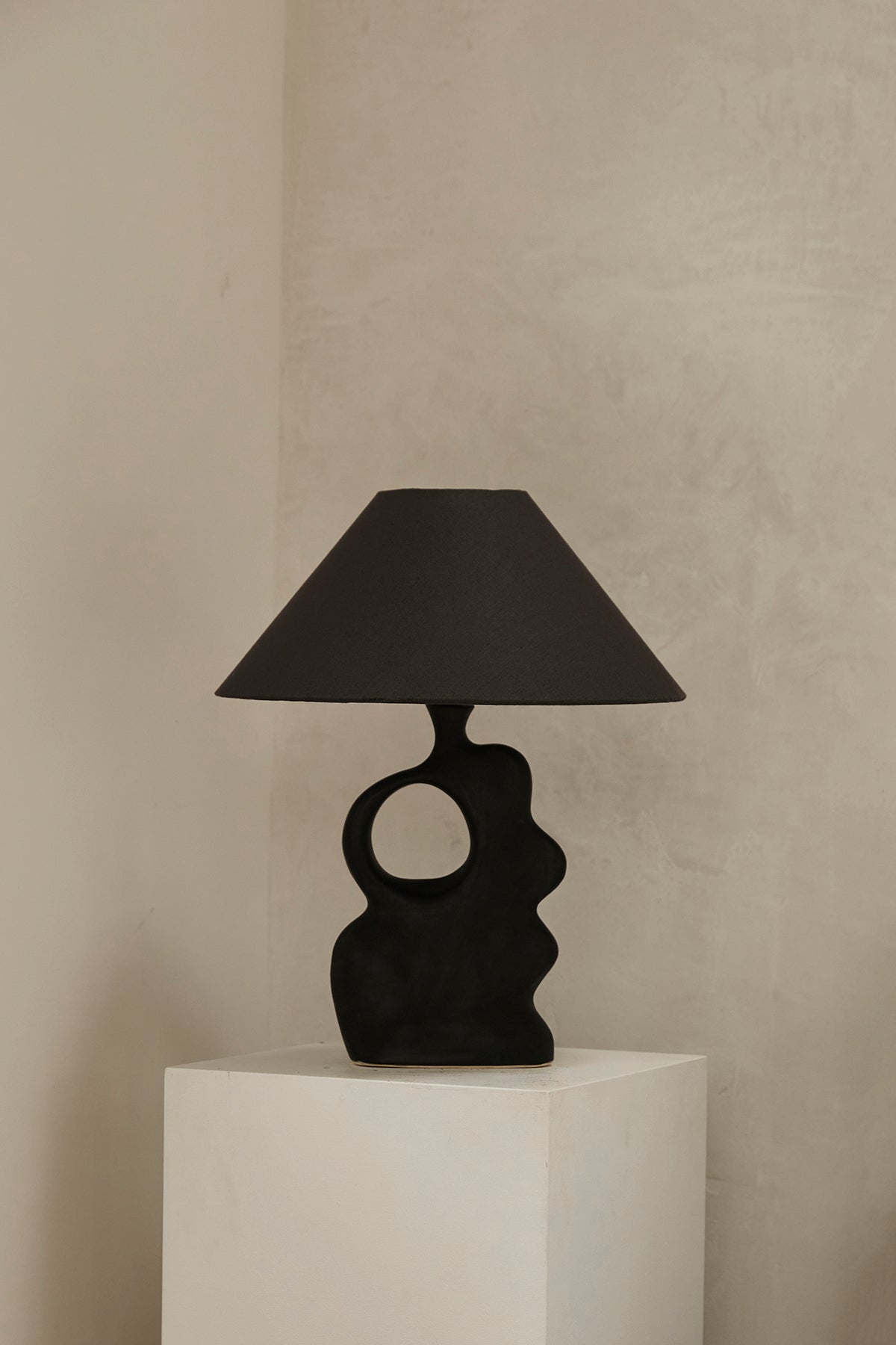 Soho Sculptural Lamp — Matte Black