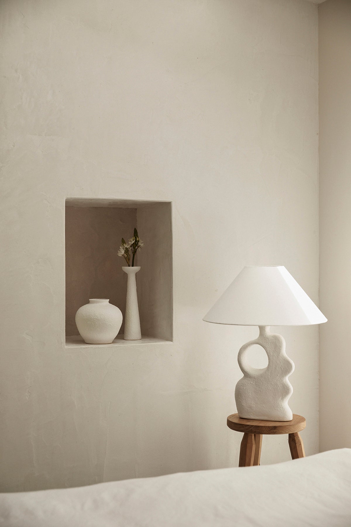 Soho Sculptural Lamp — Textural White