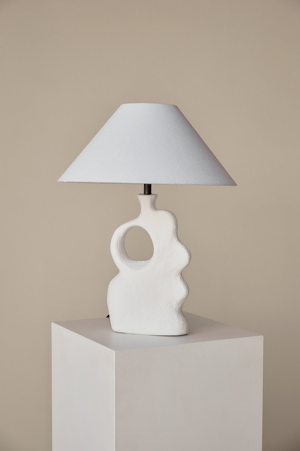 Soho Sculptural Lamp — Textural White
